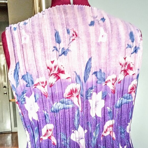 Impressions Floral Print Sleeveless Crinkle Top - Picture 3 of 7